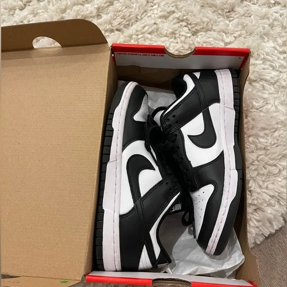 NIKE DUNK LOW "Black and White Panda" Size 7 - Picture 2 of 6